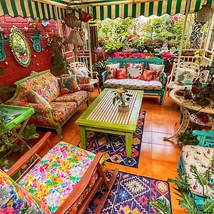 On The House Boutique Bed & Breakfast New Delhi